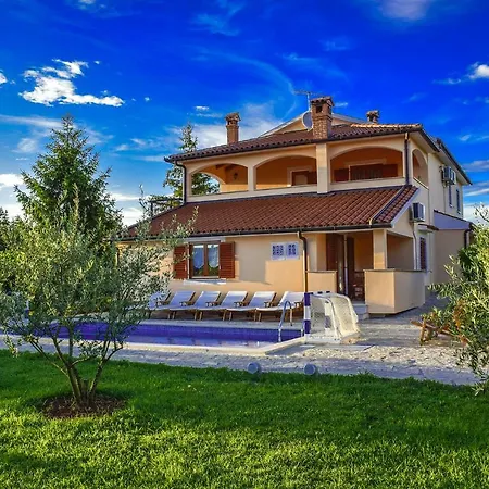 Villa Vranici Villa *